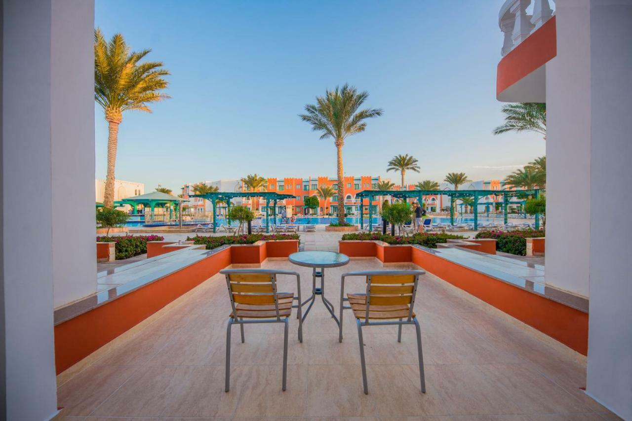 Quarto Standard com Vista Jardim ou Vista Piscina - Apenas Egípcios e Residentes